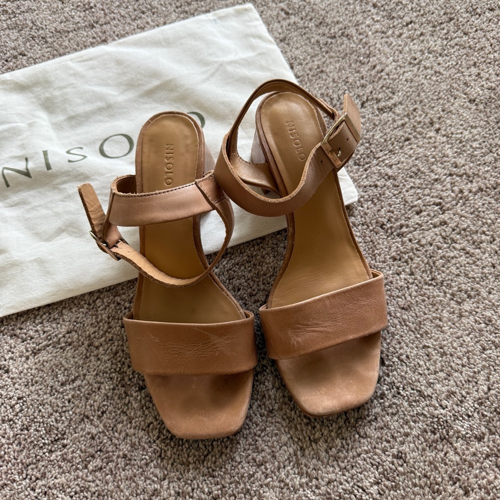 Nisolo Stella Go-To Almond Leather Block Heels Size 7.5 - Picture 2 of 9